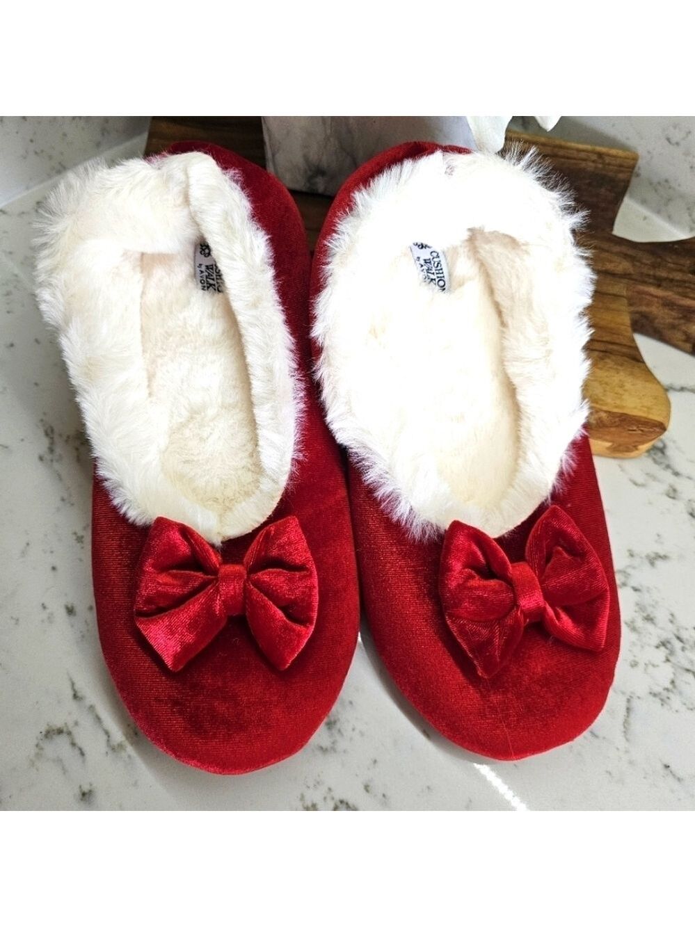 Avon Red Holiday Bow Slipper Size Large
